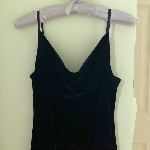 LOFT Dresses & Skirts - Women’s Ann Taylor Loft Black Velvet Slip On Dress Sz 4